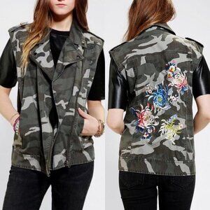 Urban Outfitters Camo Embroidered Vest Floral Green Size XS Bohemian Boho Jacket